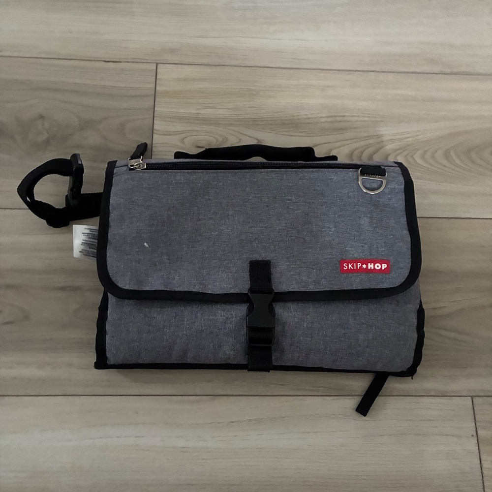 Skip Hop Grey Diaper Changing‎ Station Mat Bag Organizer Travel Portable